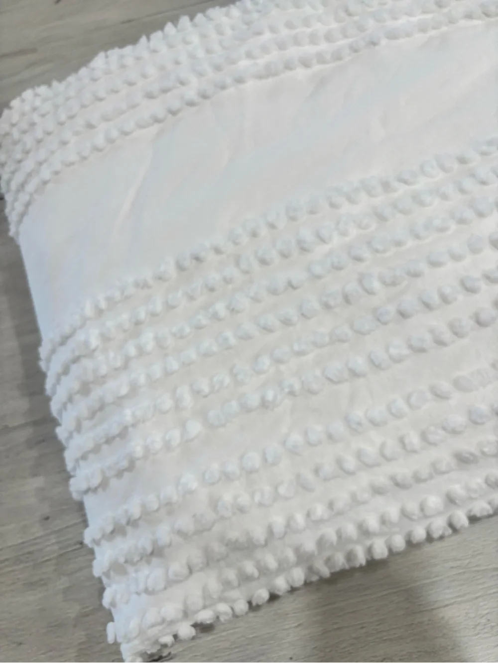 WEST ELM White Textured CANDLEWICK Duvet Cover King/Cal King 92” X 108” **READ**